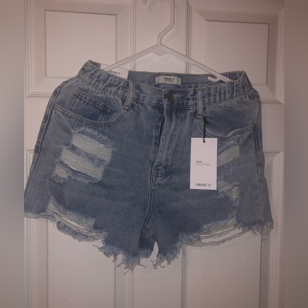 Sz M FOREVER 21 denim shorts NWT